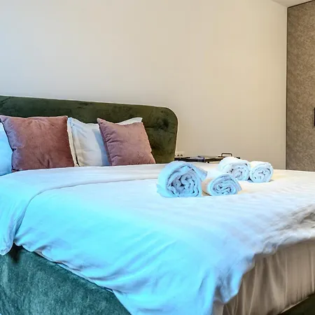 Mohost Urban - Chic Overlooking The Mountains Brašov