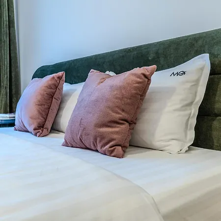 Mohost Urban - Chic Overlooking The Mountains Apartmán