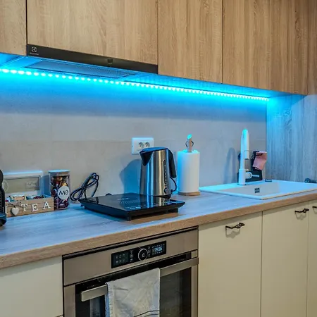 Mohost Urban - Chic Overlooking The Mountains *