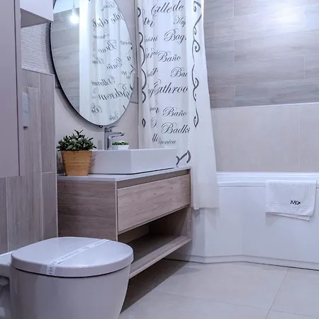 Mohost Urban Panoramic - Chic Overlooking The Mountains Апартаменты Брашов
