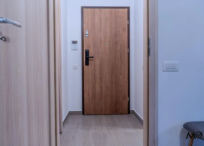 Mohost Urban - Chic Overlooking The Mountains Апартаменти *